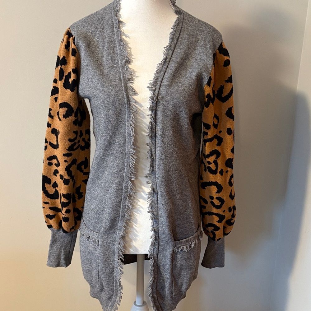 THML Anthropologie Gray and Tan Leopard Print Open Front Cardigan Sweater. Sz M